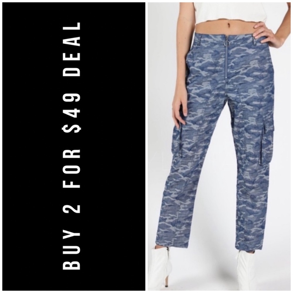 โ๏ธBLUE CAMO CROPPED PANTS